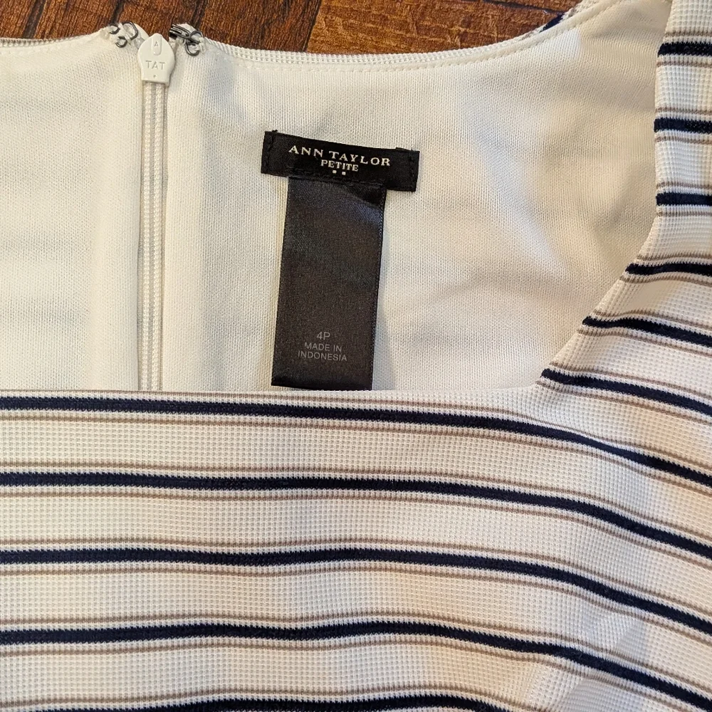 Ann Taylor Size 4P Petite Striped Fitted Cap Sleeve Women's Dress - Picture 5 of 7
